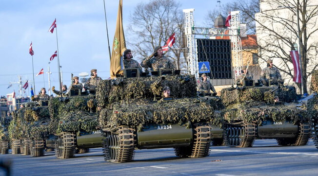 Letonia propozon shërbimin e detyrueshëm ushtarak për gratë