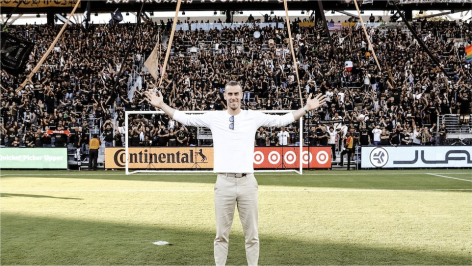 VIDEO/ Bale i bashkohet Chiellinit te Los Angelos, pritje madhështore nga tifozët