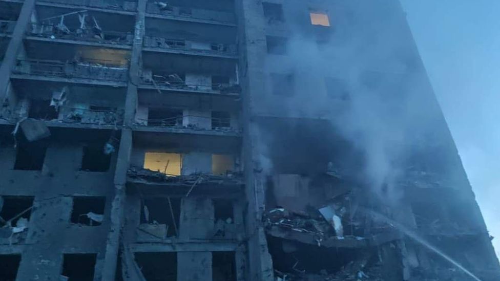 Ukraina zgjohet nga sirenat e sulmit ajror, raketat ruse godasin qytetin Mykolaiv