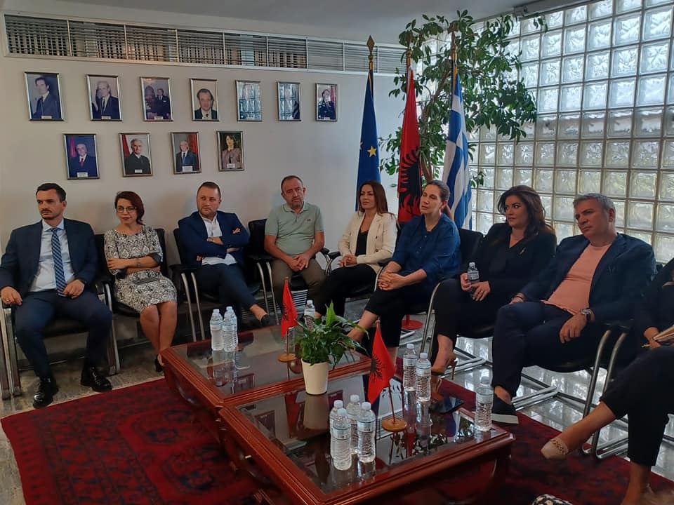 Deputetët e PS takim me komunitetin shqiptar në Greqi, Gjiknuri: Diskutuam për pensionet, lejet e qëndrimit e votën e diasporës