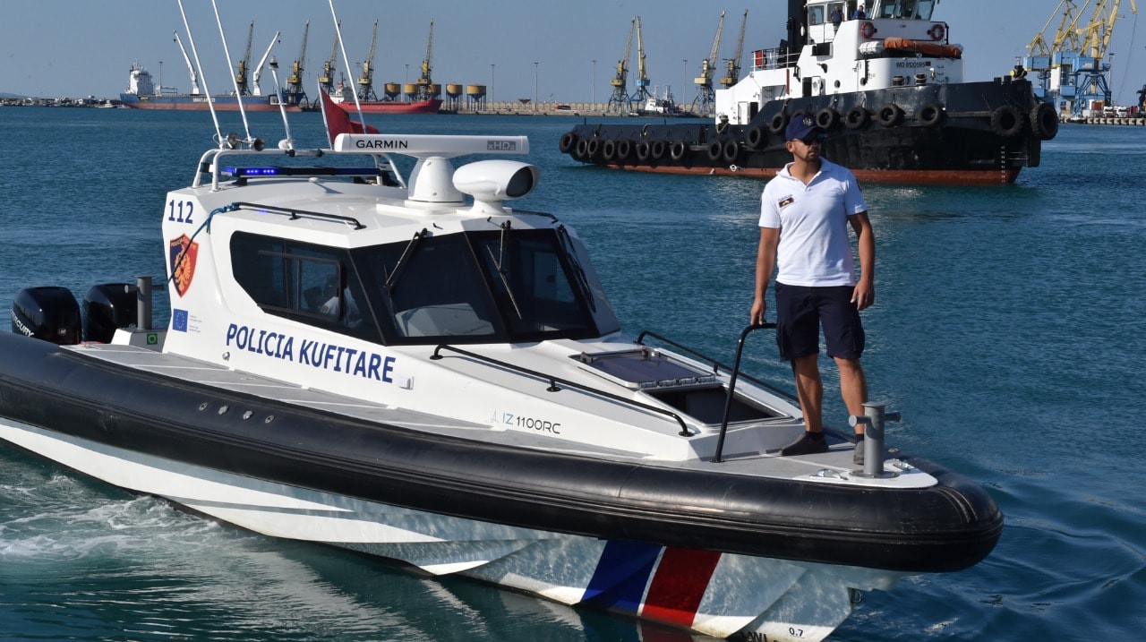 “Ka drogë…”, alarmoi policinë kufitare të Durrësit, por anija “trafikante” del e pastër