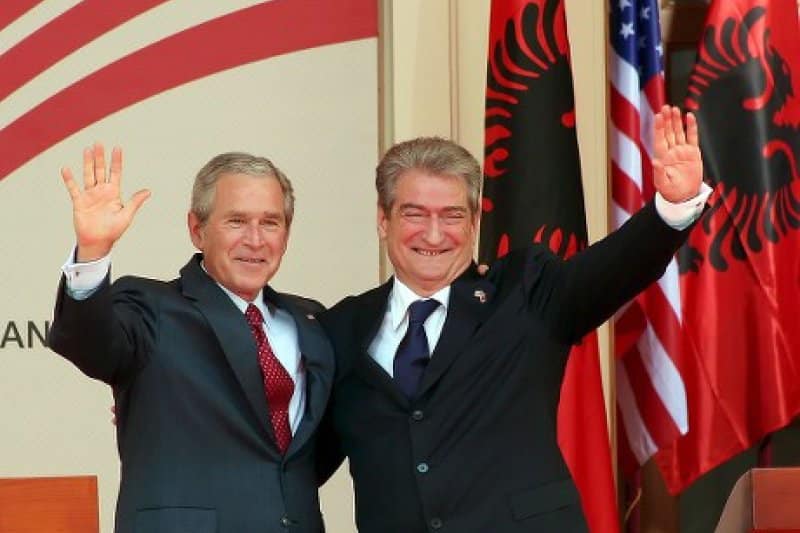 100-vjetori i marrëdhënieve me SHBA-në, Berisha poston mesazhin e George W. Bush