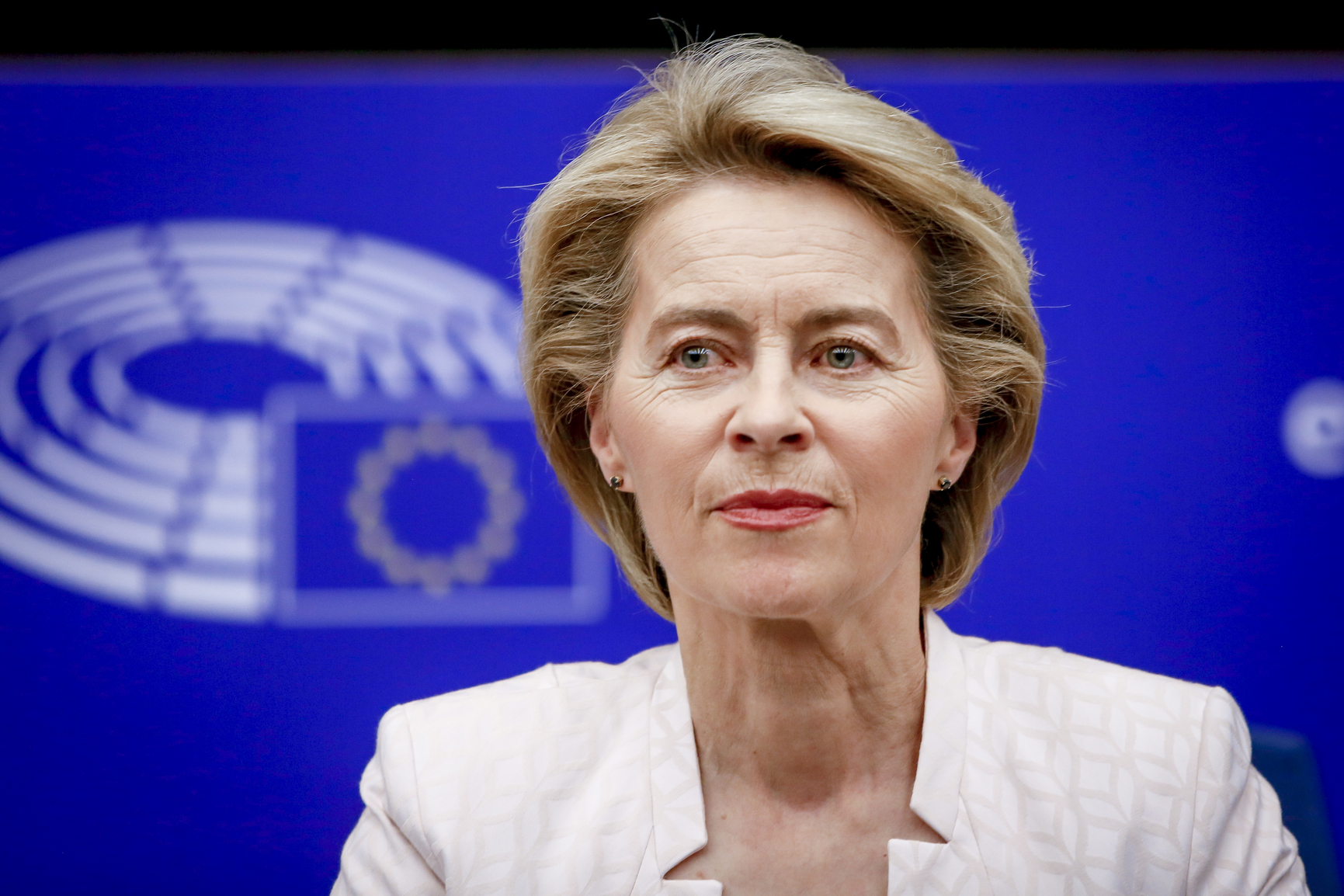 Von der Leyen: Kiev po reziston si Praga në 1968