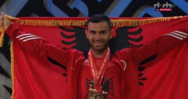 Shpërblimi për titullin kampion bote, Calja e Federata “luftë” deklaratash