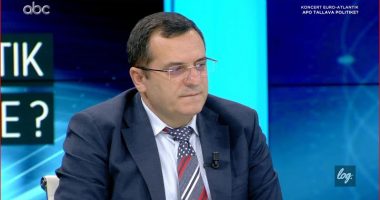 “E di dhe një student drejtësie”, Çollaku në “Log”: Prokuroria nuk heton politikanët që shfaqen krah diplomatëve amerikanë