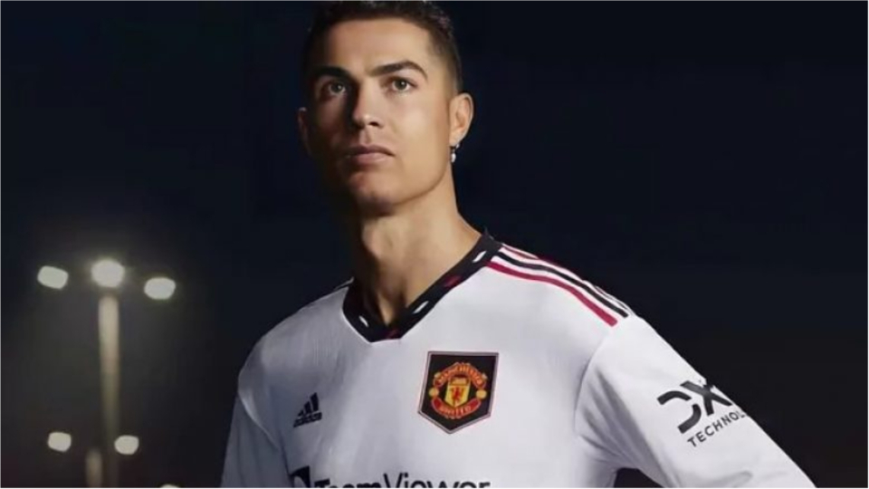 United prezantoi fanellat e reja, CR7 i përzgjedhuri për të pozuar me uniformën e re