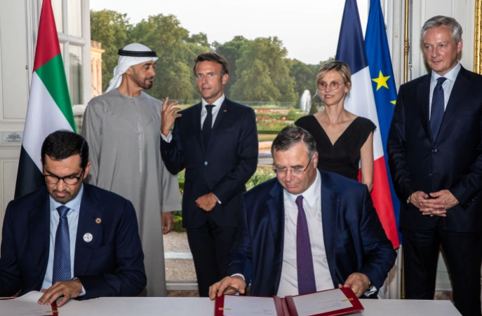 Franca nënshkruan marrëveshje me Emiratet e Bashkuara Arabe për të zëvendësuar gazin rus