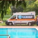 Tragjike në Itali, dadoja me foshnjën rrëzohen në pishinë, humb jetën 50-vjeçarja