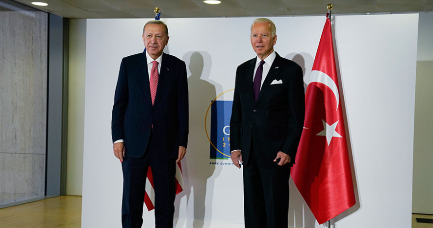 Pse Erdogan mbetet një “dhimbje koke” për administratën e Biden