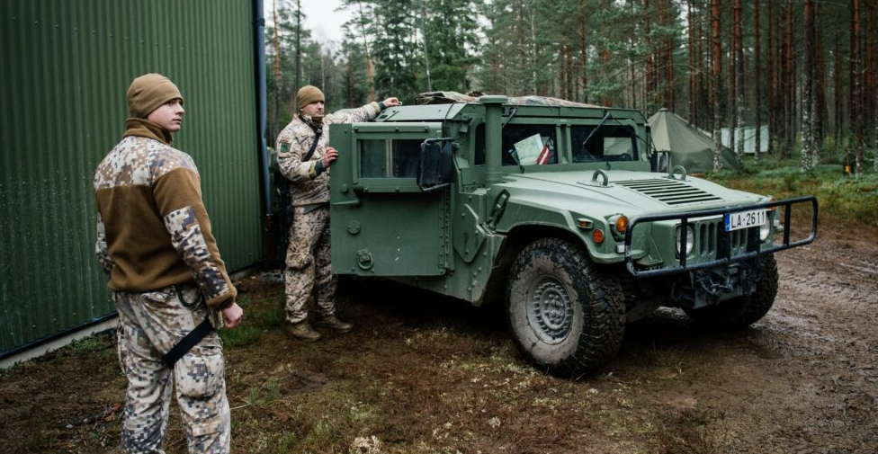 Letonia rikthen shërbimin e detyrueshëm ushtarak