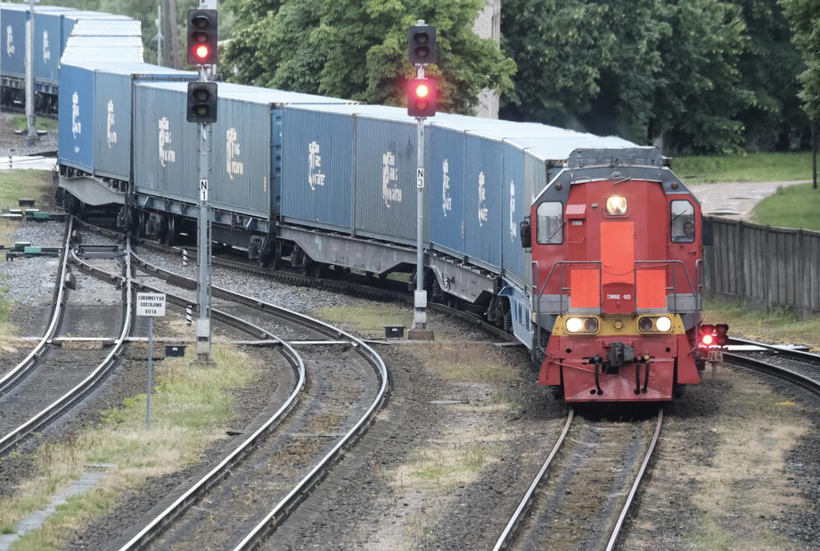 Sanksionet e mallrave, treni i parë rus arrin në Kaliningrad