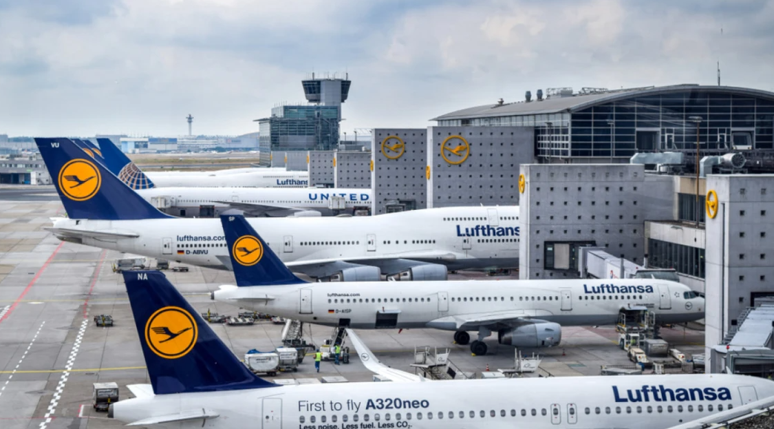 Fluturimet në kolaps: Punonjësit e Lufthansa-s futen në grevë, kërkojnë një rritje të pagave me 9.5%