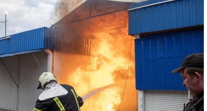 Ushtria ruse bombardon tregun qendror në Slovyansk, vriten 2 civilë, plagosen shtatë të tjerë