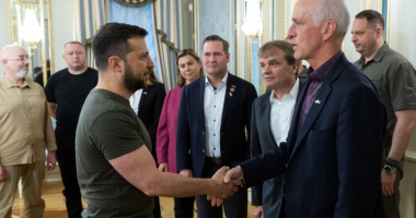 Ligjvënës amerikanë vizitojnë Kievin, premtojnë mbështetje të vazhdueshme