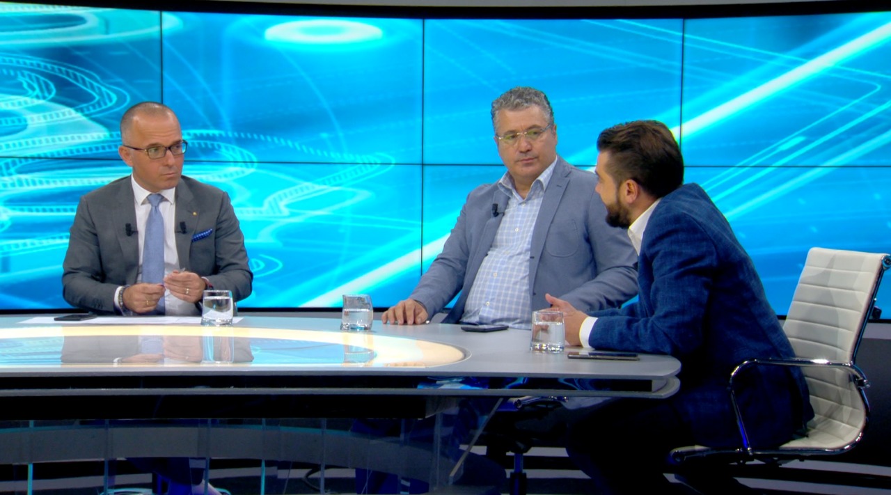 “Berisha e vetmja garanci”, të ftuarit debat në “Log.”: Ish-kryeministri ka prishur sistemin politik