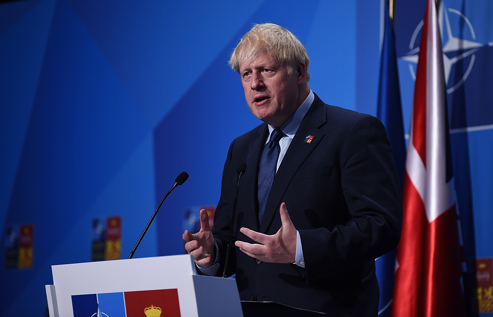 Boris Johnson i trishtuar për largimin: Nëse do të kisha shkop magjik do ta tërhiqja dorëheqjen