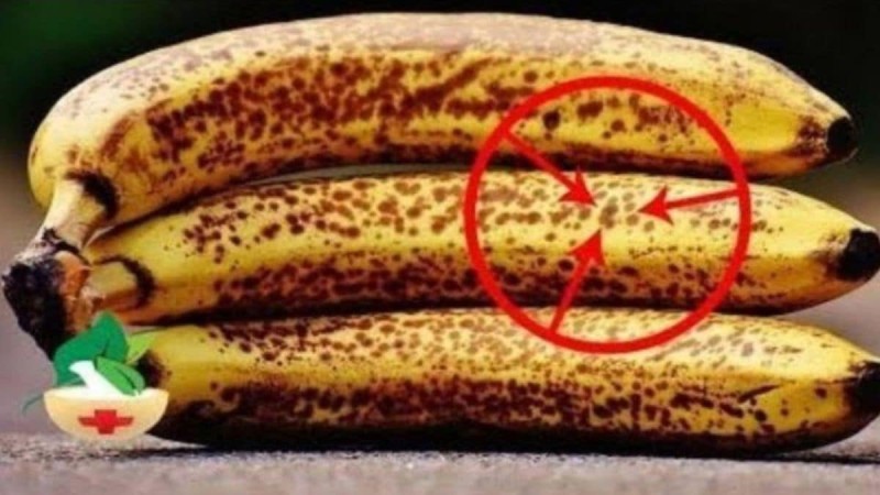 Çfarë ndodh me trupin kur konsumojmë banane të pjekura me pika të zeza