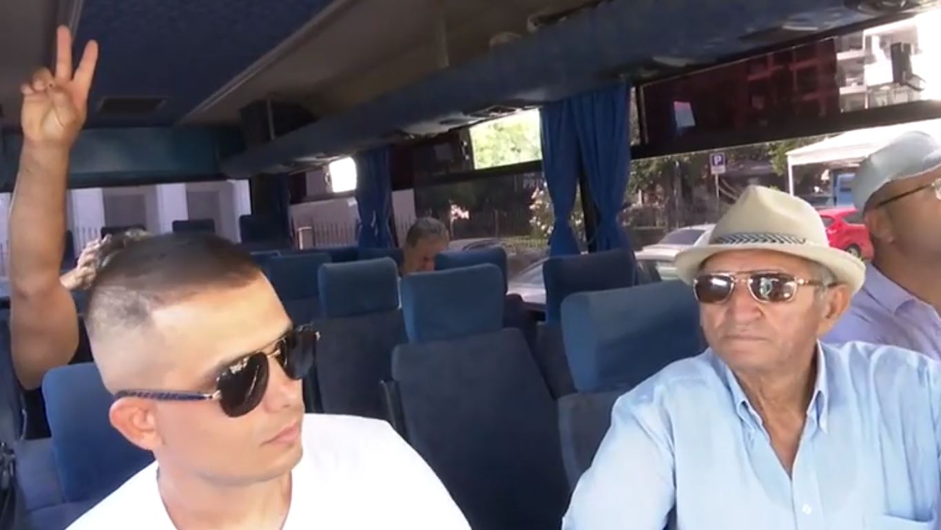 Socialistët publikojnë videon: Shkodra braktisi Berishën, autobusi po vjen bosh në Tiranë