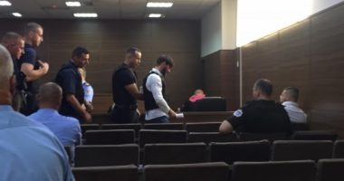 Torturoi dhe përdhunoi bashkëshorten para se ta vriste, autori i krimit makabër del me anti-plumb para gjykatës