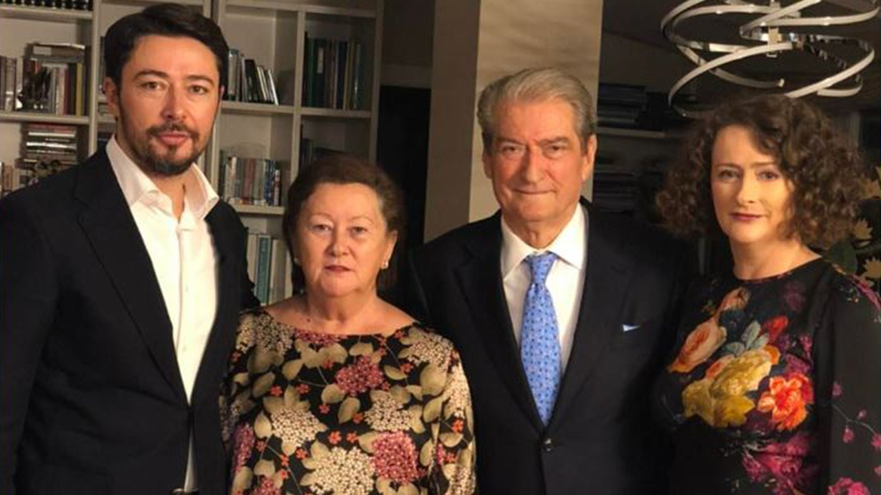 “Festojmë 74-vjetorin e më të mirës së familjes”, Liri Berisha ka ditëlindjen, ish-kryeministri e uron me fjalët më të bukura