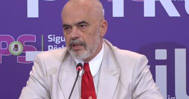 Sot manifestimi në shesh, Rama uron 100-vjetorin e vendosjes së marrëdhënieve me SHBA