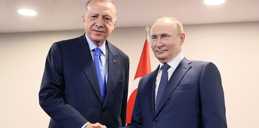 Për herë të parë që nga nisja e luftës, Erdogan dhe Putin shtrëngojnë duart në Iran