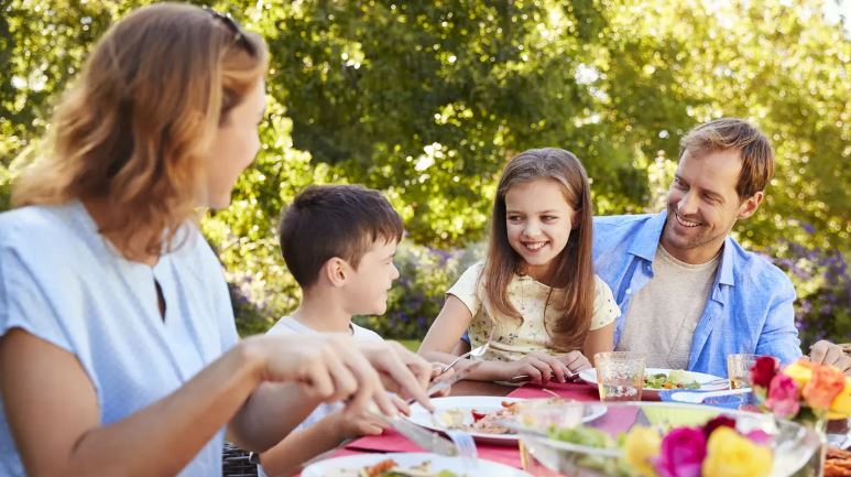 10 arsye të forta pse të rinjtë nuk duan një jetë tradicionale familjare