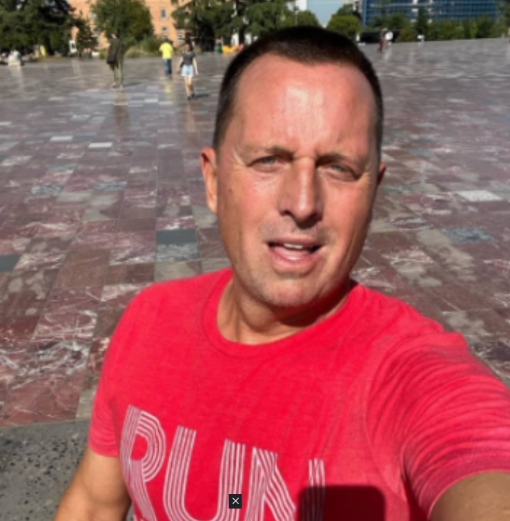 FOTO LAJM/ Richard Grenell e nis mëngjesin me një vrapim në mes të Tiranës