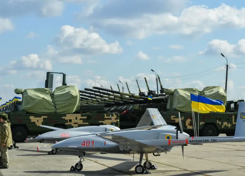 Dronët e Ukrainës po bëhen gjithnjë e më të paefektshëm, Rusia po rrit luftën e saj elektronike dhe mbrojtjen ajrore