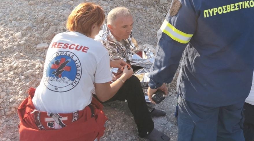 Rrëzimi i helikopterit në Greqi: Gjendet i gjallë piloti rumun