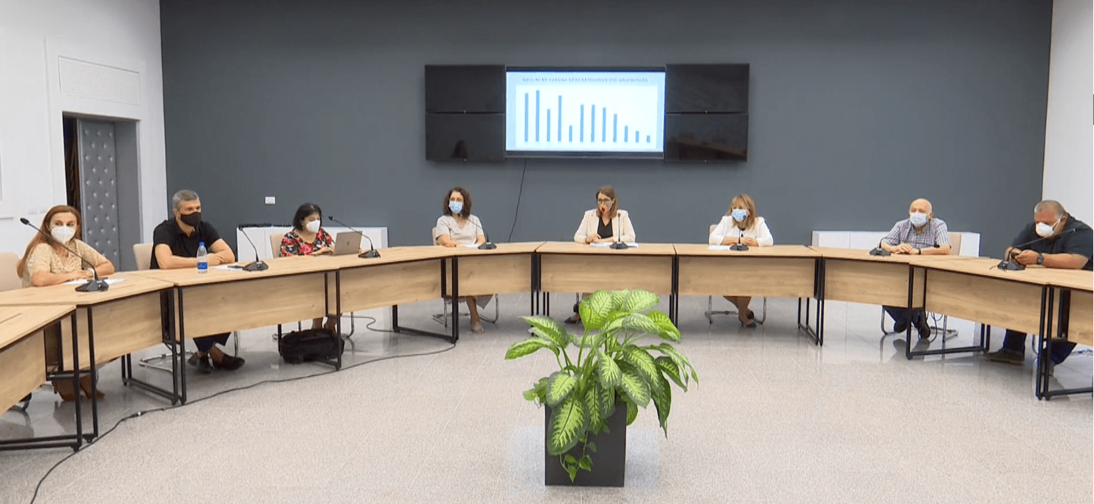 Rritje e numrit e të infektimeve dhe  viktimave nga Covid-19, sot mblidhet Komiteti i ekspertëve, çfarë do të ndodhë