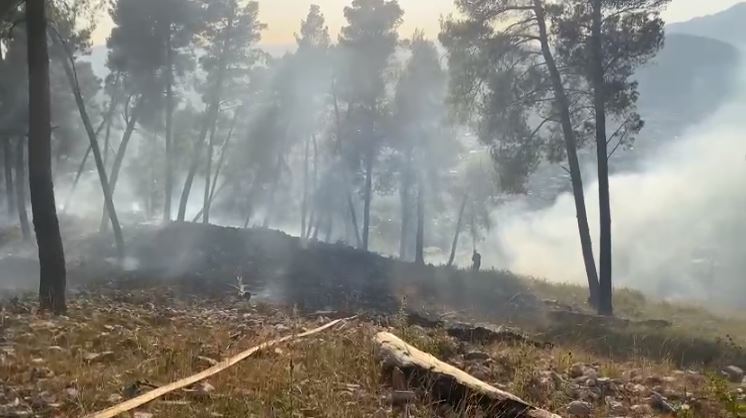 Ndizet një vatër zjarri në Krastë të Elbasanit