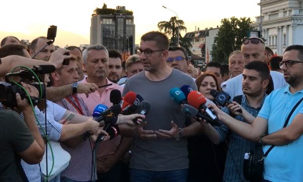 Propozimi francez mbërrin në Kuvendin e RMV-së, Mickoski: Nuk do ta votojmë