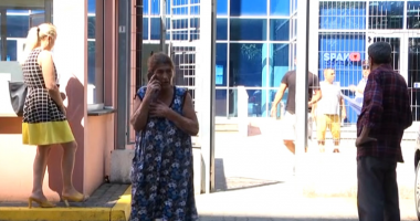 Flet “milionerja” e inceneratorëve: Jam pa shtëpi pa asgjë, nëse kam biznese të mi japin të jetoj si njeri