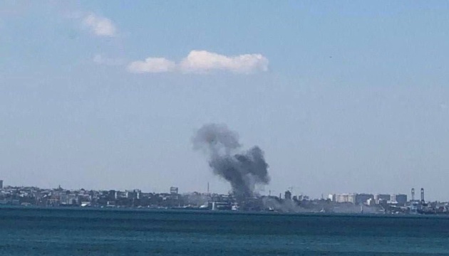 Rusia mohon lidhjet me sulmin në portin e Odesas