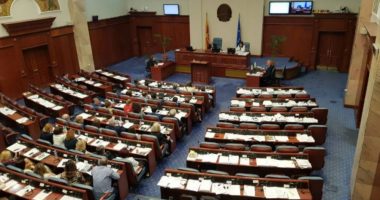 Partia opozitare maqedonase refuzon propozimin francez, mbledh nënshkrime për të shpallur referendum