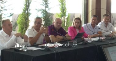 “Bajram Curri, ndër qytetet më të mira në Shqipëri”, kryebashkiakët çuditen dhe qeshin me deklaratën e Rexhë Byberit