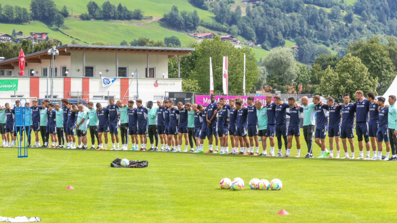 Lajm i hidhur për Schalke 04, tifozi i tyre gjendet i pajetë në kampin stërvitor