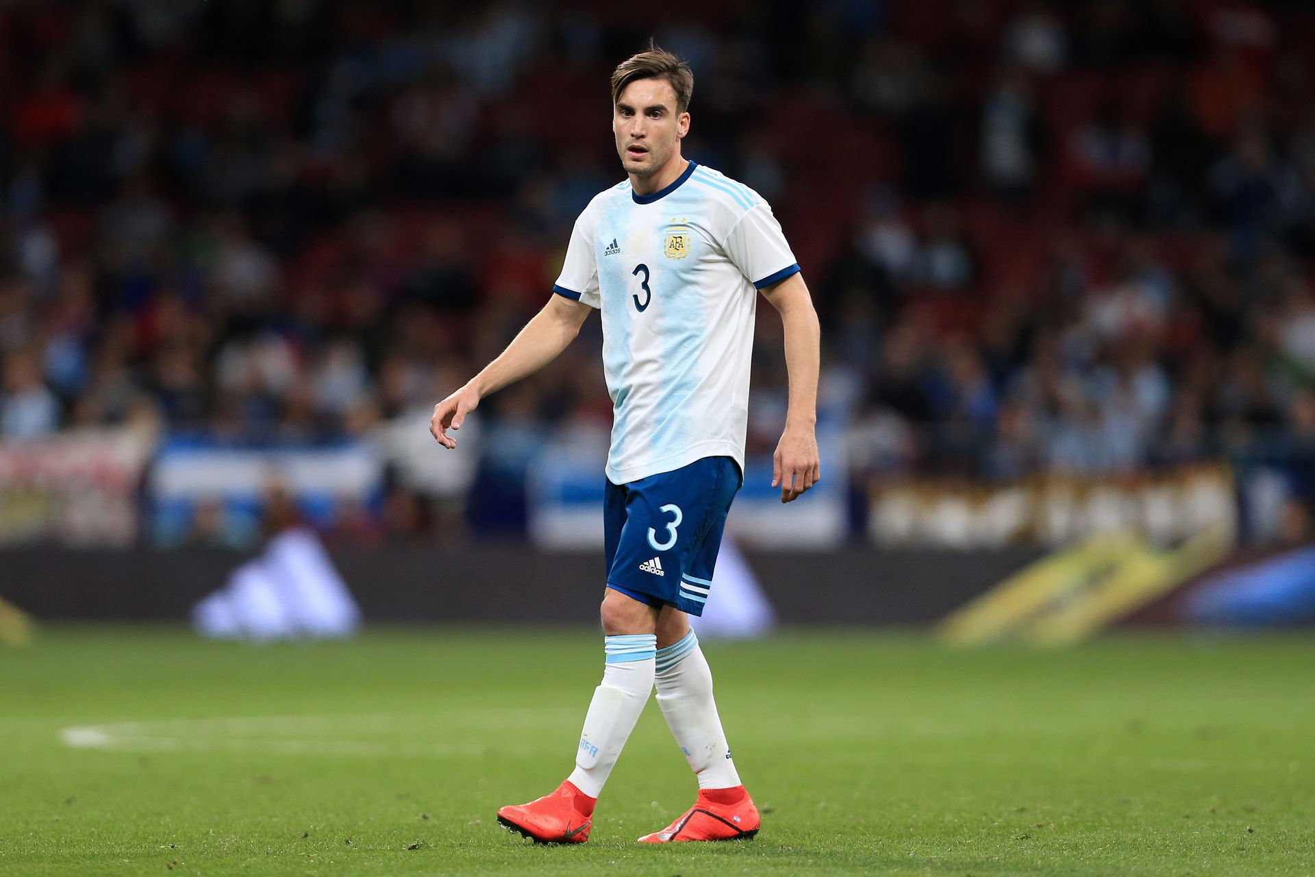 Barcelona piketon një argjentinas nëse nuk realizohet transferimi i Marcos Alonso