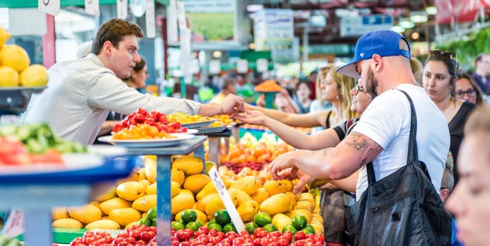 Ul presionin e gjakut, fruti mrekullibërës që duhet ta hani me stomakun bosh