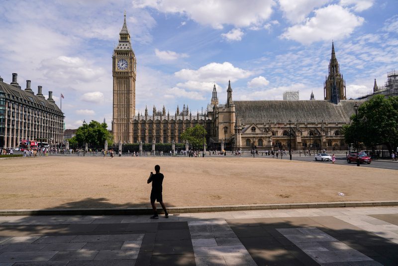 Britania përgatitet për temperatura rekord, shpall gjendjen e emergjencës