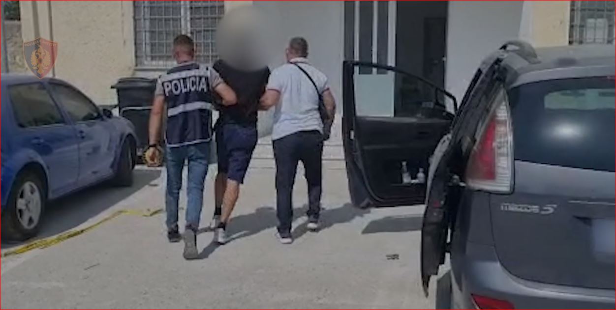 “Mbaroi”, qëlloi me armë zjarri në ajër, pas një viti policia gjen dhe arreston vlonjatin