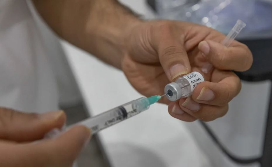 BE: Vaksinat e COVID-19 do të jenë më efektive se aktualet