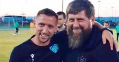 Tifozët e “demaskojnë” Bernard Berishën pasi publikoi foton me liderin çeçen, vjen reagimi i lojtarit