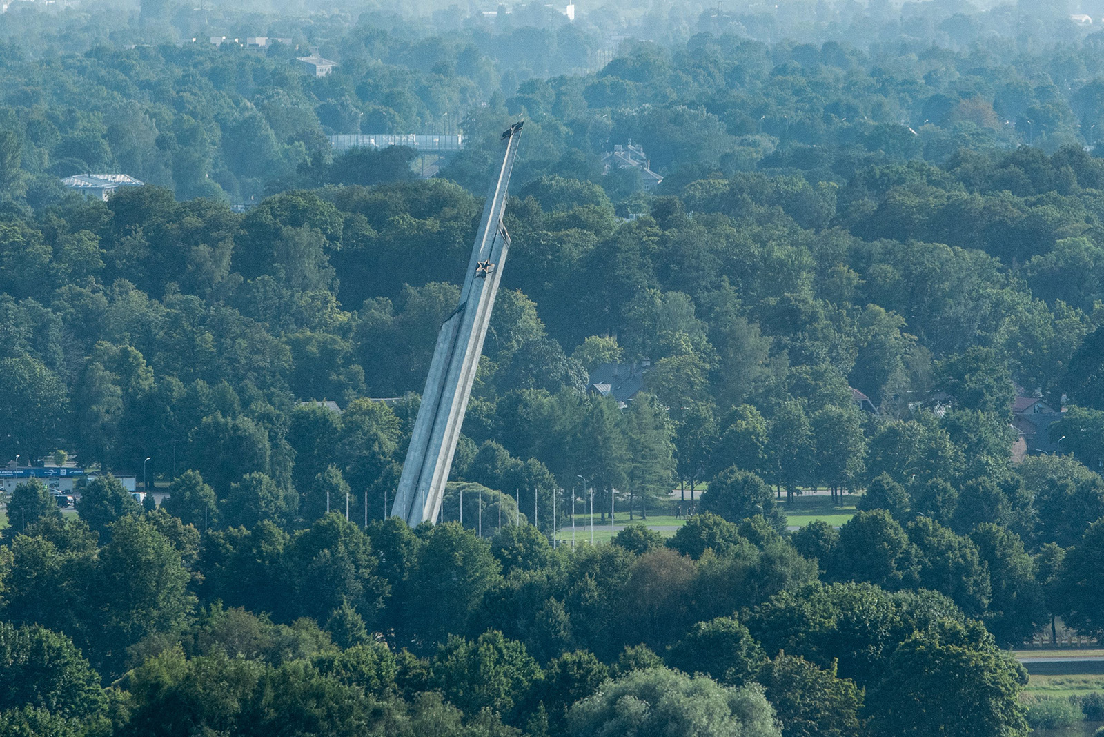 Letonia heq monumentin e ndërtuar gjatë epokës sovjetike
