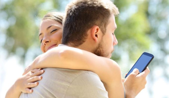 Këto janë shenjat e Horoskopit që tradhtojnë më shumë