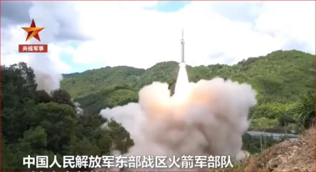 Pekini lëshon raketa në drejtim të Tajvanit, publikohen pamjet