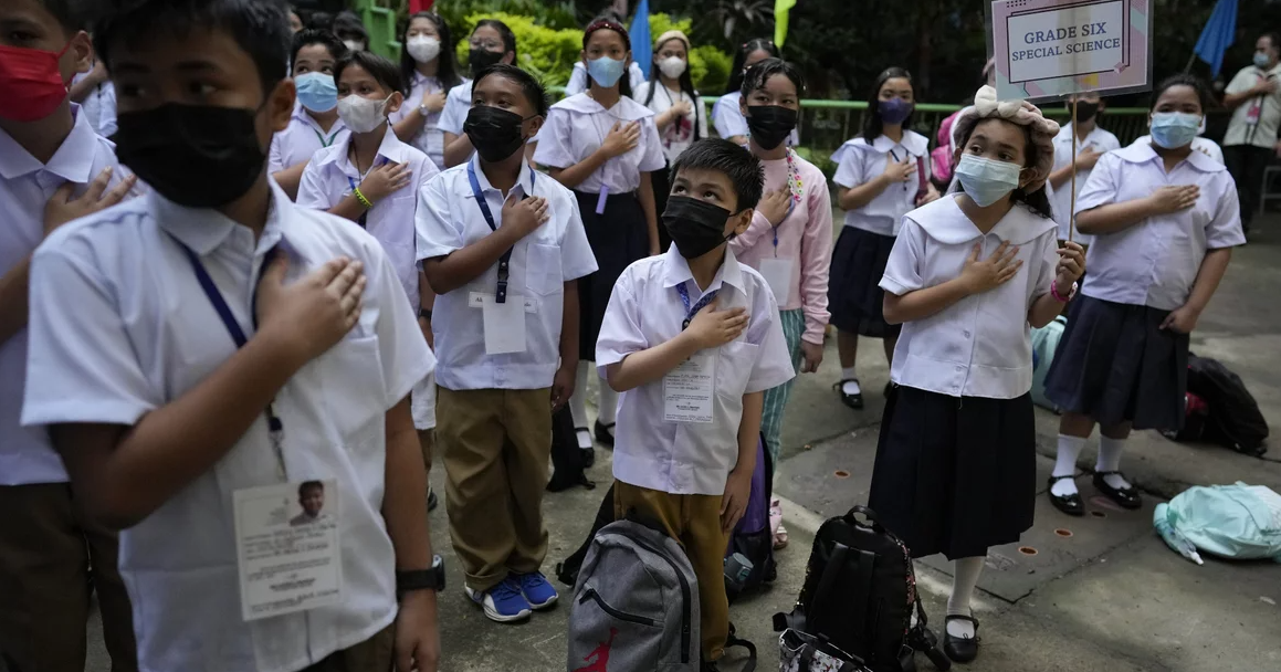Filipinet rihapin shkollat pas dy vitesh mbylljeje për shkak të Covid-19