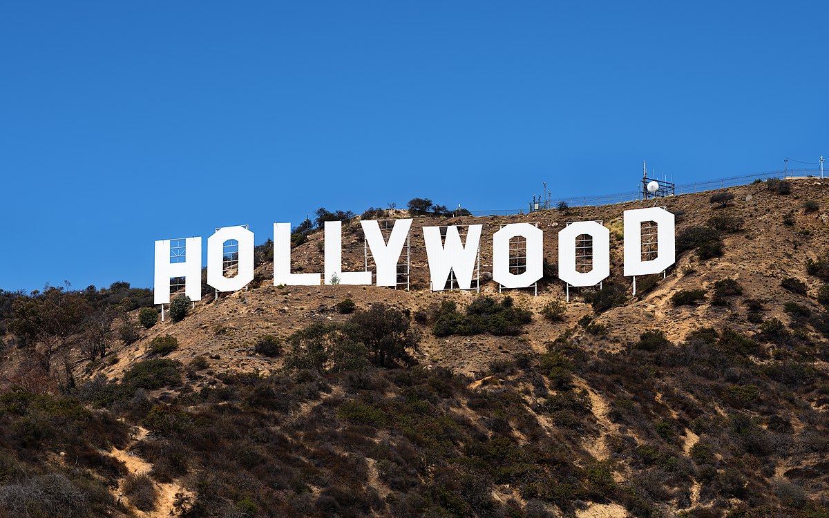 Hollywood-i në grevë, mijëra artistë dhe skenaristë kërkojnë kushte më të mira pune dhe rritje pagash