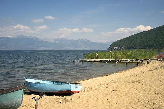 DETAJET/ 40-vjeçari u fut për t’u larë në liqenin e Prespës së Madhe, shokët nxorën të pajetë